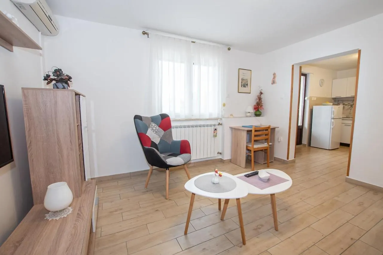 Apartment Apartman Vito Labin